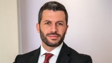 صورة توضيحية - الدكتور جورج زيادة يتحدث عن عملية تجميل الذقن بالفيلر