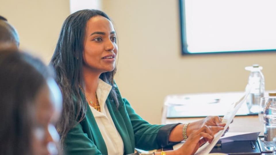 Asia Ibrahim الركود الإقتصادي ساهم في اتساع الفجوة بين طبقات المجتمع المختلفة
