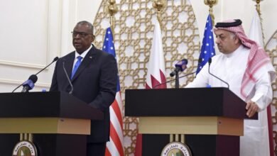 وزيرا دفاع قطر وأمريكا يبحثان تعزيز التعاون بين بلديهما