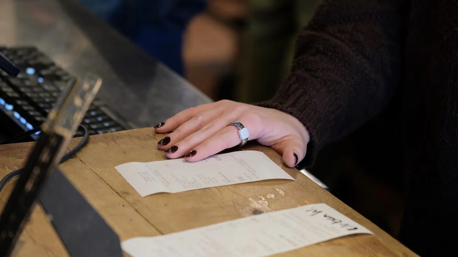 لماذا قام إريك ميجيكوفسكي ببناء زر لإصبعه؟ - صورة مميزة صورة مميزة: لماذا قام إريك ميجيكوفسكي ببناء زر لإصبعه؟