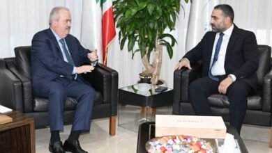 صورة توضيحية - اجتماع في المالية بحث في إعداد دفتر الشروط الة بالتلزيم انسجاما مع المعايير دوليا