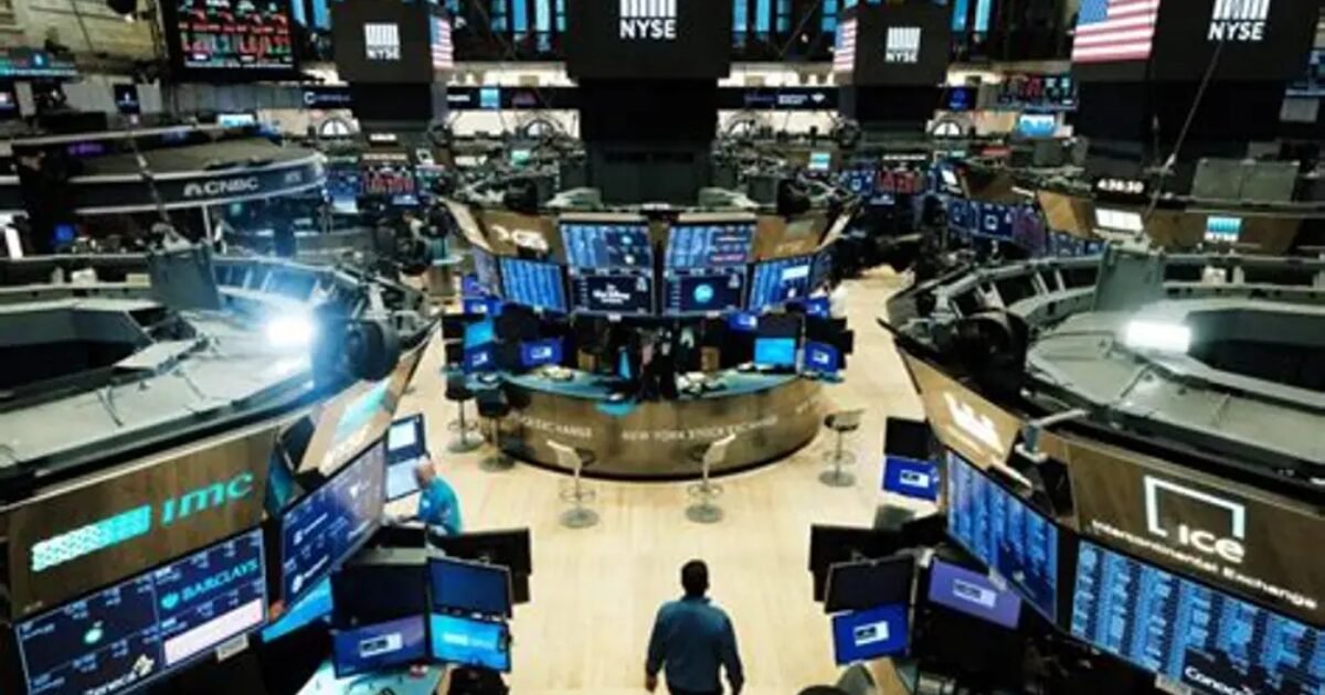 المستثمرون يترقبون بيانات البطالة وكلمة وورش في جاكسون هول
