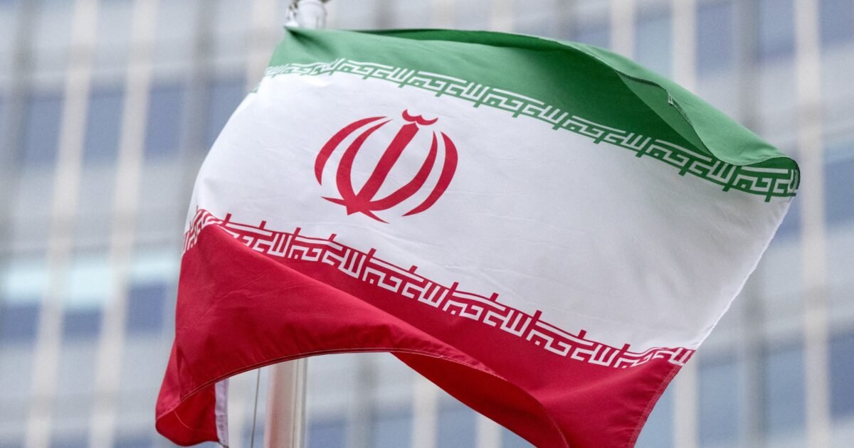بدر البوسعيدي يعرب عن أمل بفتح ممر مؤقت للسفن عبر مضيق هرمز