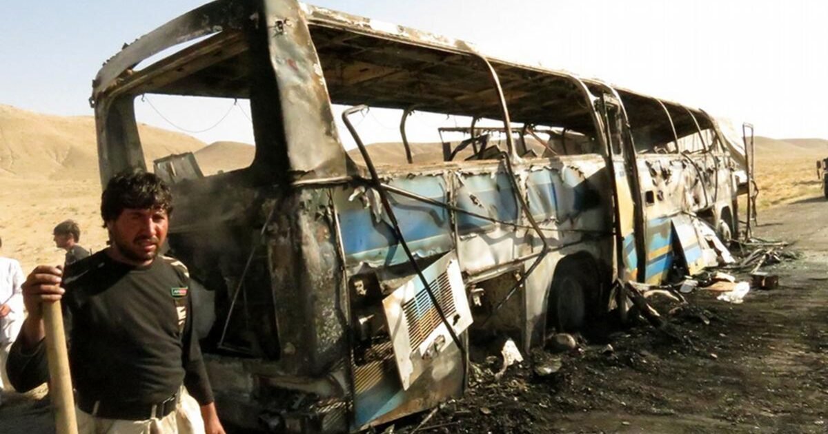 مأساة جنوب سيناء: حافلة على طريق دهب–نويبع تودي بحياة 21 شخصاً