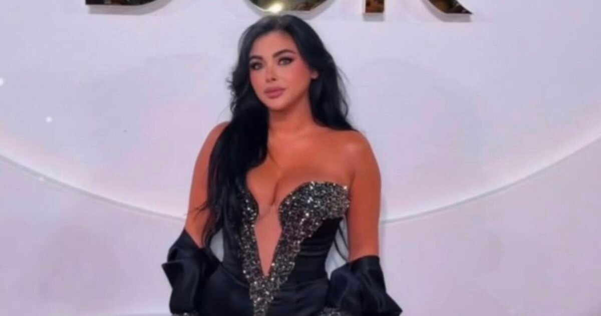 مريم سبليني تجمع الأناقة والجرأة في ظهورها بمهرجان الموريكس دور