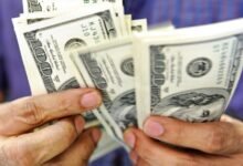 الدولار يرتفع والأسواق تترقب أول رفع للفائدة الأميركية منذ أكثر من عامين