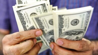 الدولار يرتفع والأسواق تترقب أول رفع للفائدة الأميركية منذ أكثر من عامين