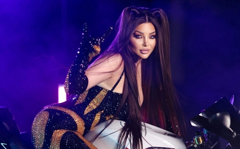 رولا يموت تكشف لوكات كليب ROLA POP منها «Queen» و«Fairy Tale» - أرشيف غوغل وبينغ