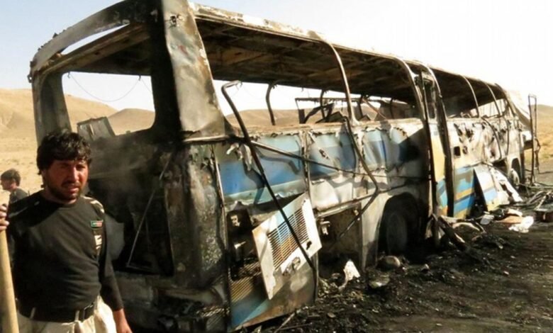 مأساة جنوب سيناء: حافلة على طريق دهب–نويبع تودي بحياة 21 شخصاً